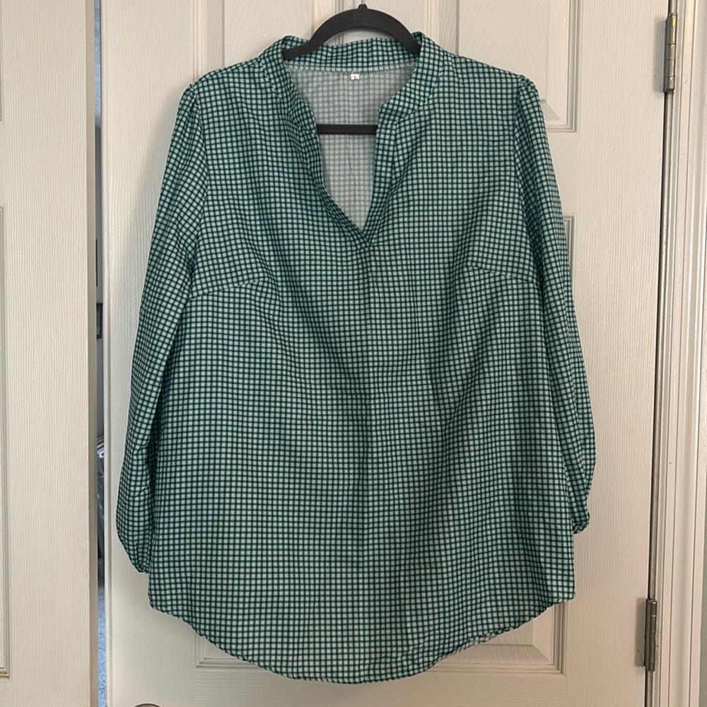 Women’s large green and white gingham blouse